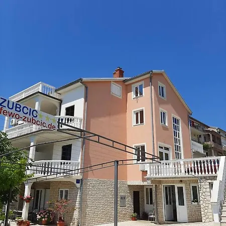 Grozdana 4227 Crikvenica